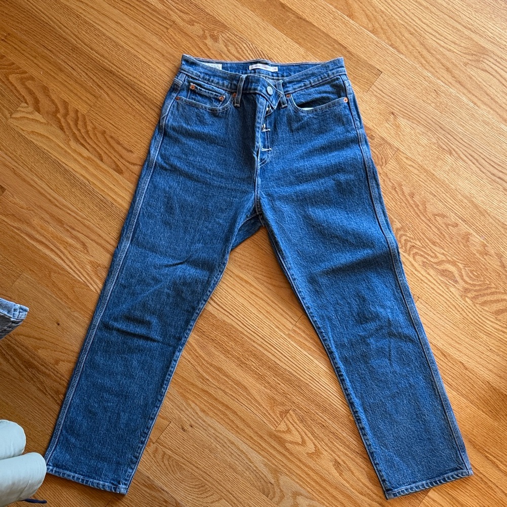 Levi’s Wedgie Straight Classic Blue Denim Jeans Size 28